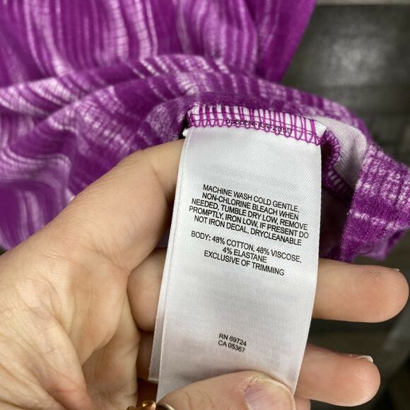 Columbia Women's Cap Sleeve Crew Neck T-Shirt Size Medium Purple Abstract Print - Picture 5 of 7